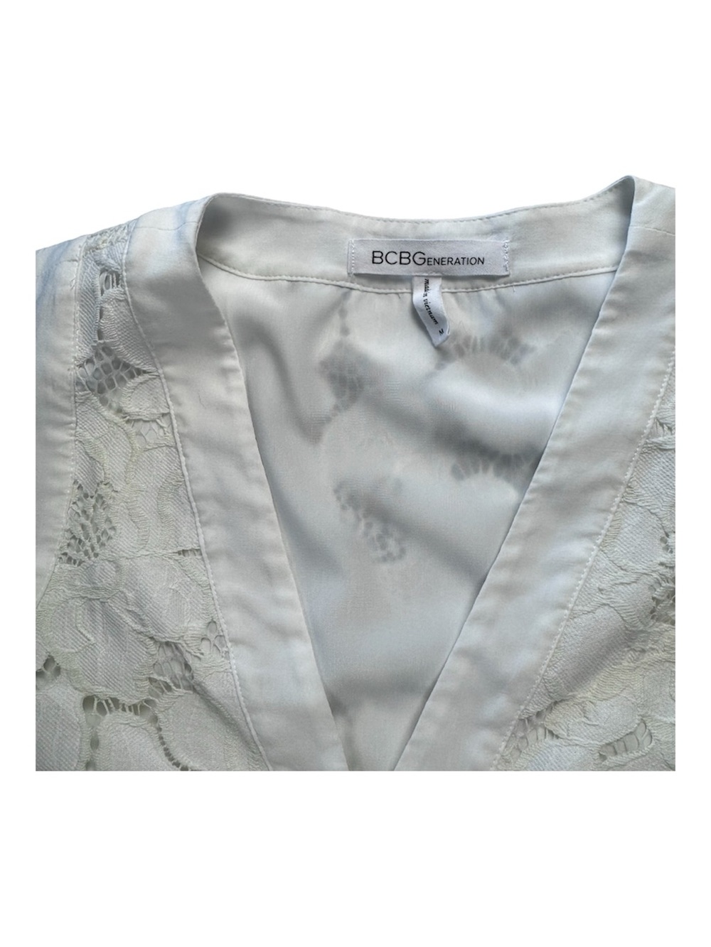 BCBGeneration Ivory Lace V-Neck Dress Size M - Floral Summer Wear - Picture 3 of 4